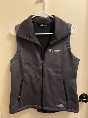 The North Face Black Women's Lightweight Fleece Jacket